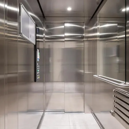 شقة New-built Golden Luxury With Balcony *