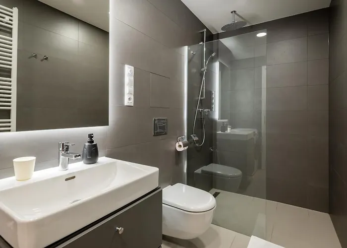 New-built Golden Luxury With Balcony Prag
