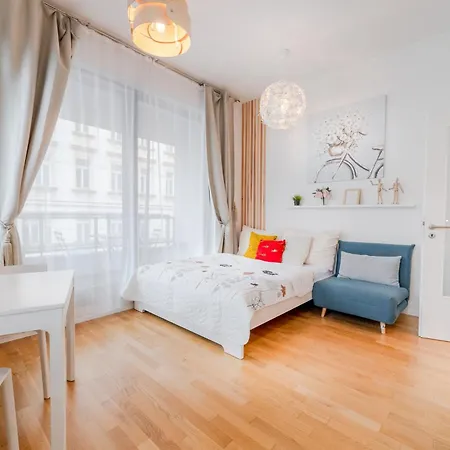 Apartament New-built Golden Luxury With Balcony Praga